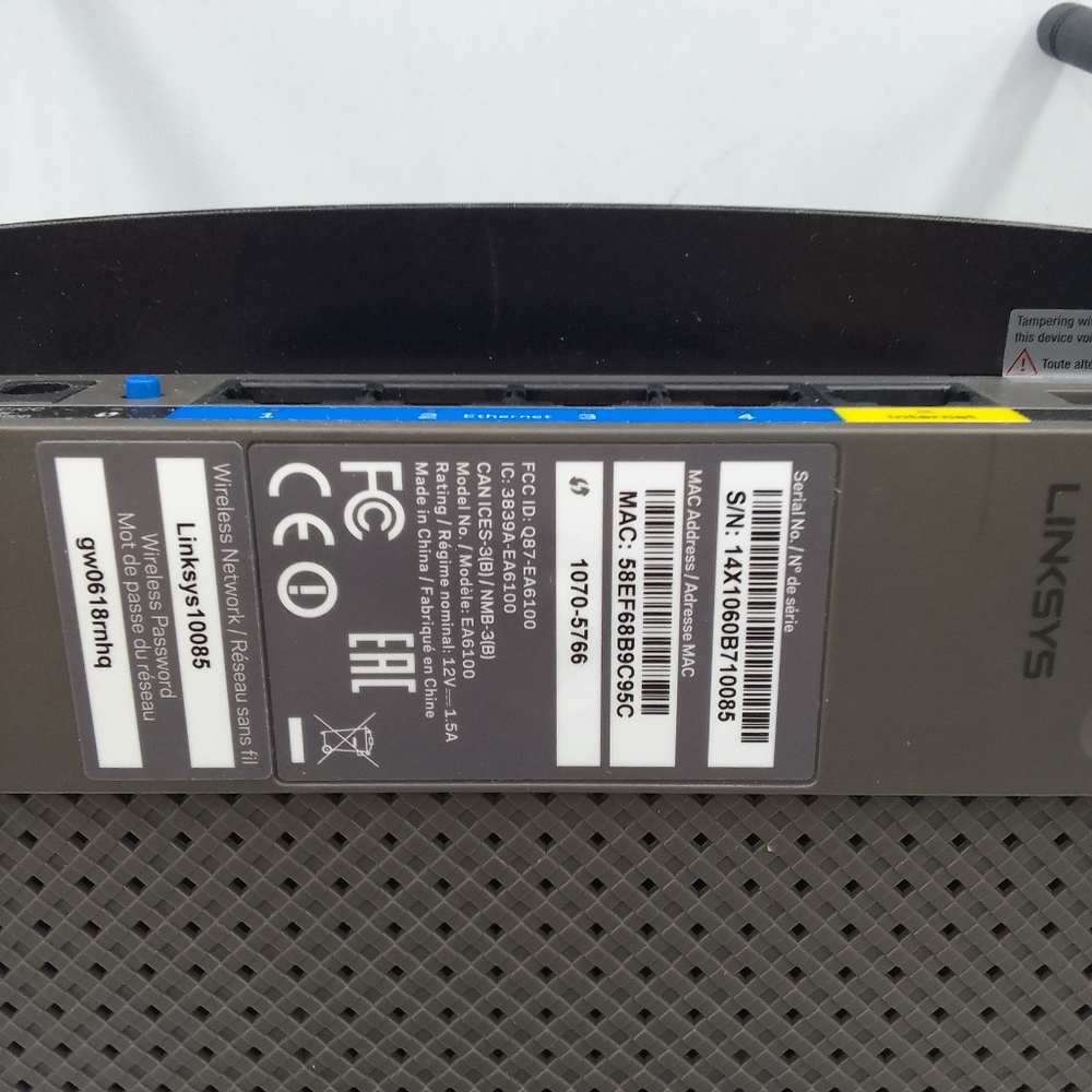 Linksys Black Wireless Router With USB Port - Picture 5 of 5